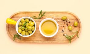 15 Trucos ingeniosos para ahorrar aceite de oliva en la cocina