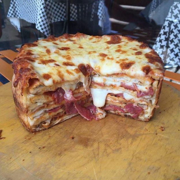 Si AMAS la pizza, tienes que probar este PASTEL DE PIZZA!