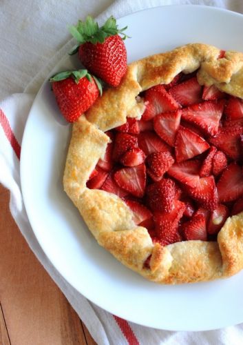 Tarta rústica con fresas