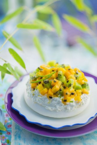 Pavlova mango, kiwi y fruta de la pasión