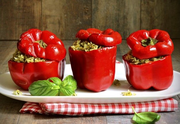 Pimientos rellenos con queso de oveja