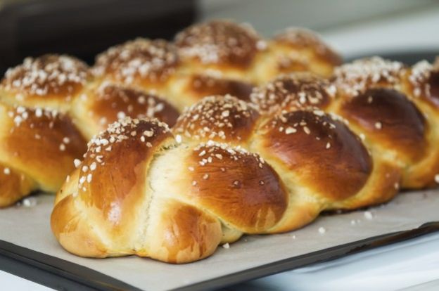 Brioche trenzado con azúcar