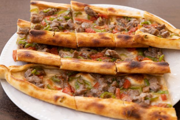 Pizza tramposa con carne