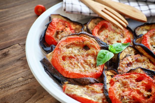 Berenjena y tomate picantes