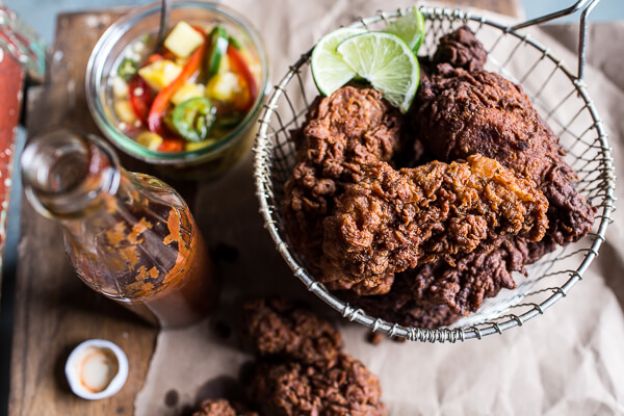 Pollo frito de almendras estilo jamaicano