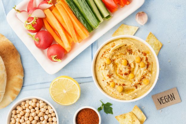 Palitos de verduras con hummus