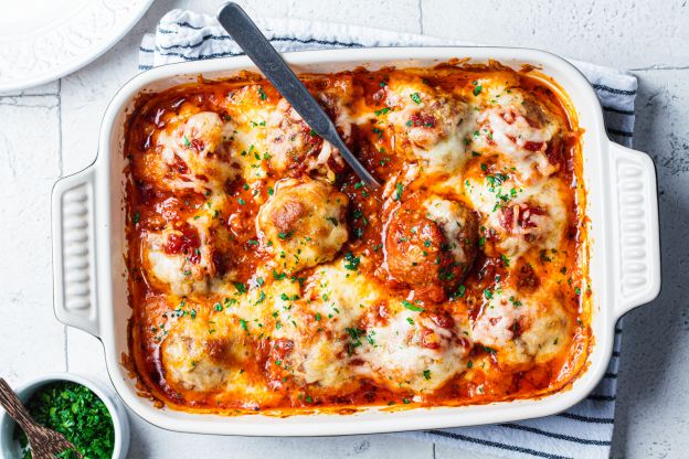 Pasta al horno con albóndigas