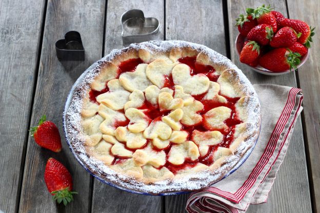 Tarta de fresas con corazones de tarta