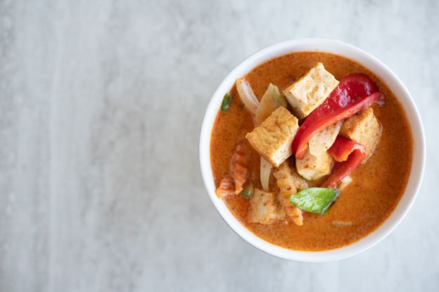 Curry rojo con tofu