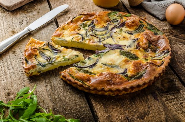 Quiche de cebolla, espinacas y polenta