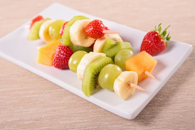 Brochetas de frutas