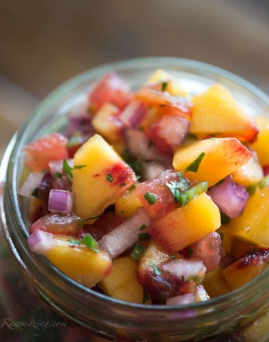 Crackers de verdura con salsa de melocotón