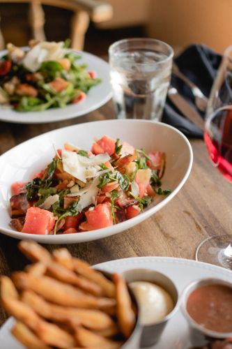 Ensalada de sandía y parmesano