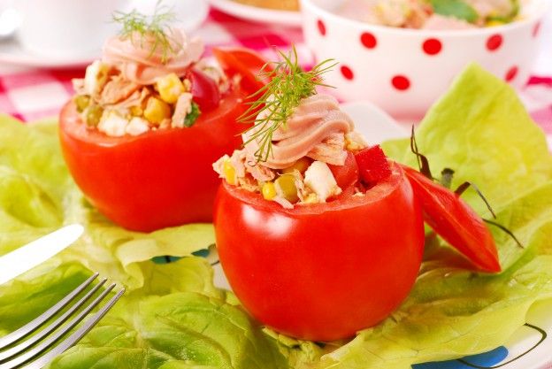 14. tomates rellenos de ensaladilla rusa