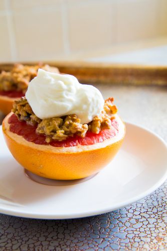 Pomelo al horno con granola