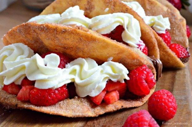 Tacos de Nutella con fresas y frambuesas