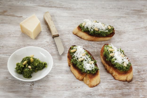 Tostadas de pesto