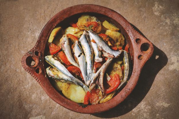 Sardinas con patatas al horno