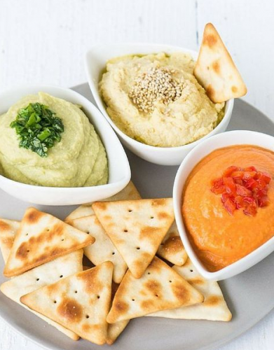 Dips con diversas salsas