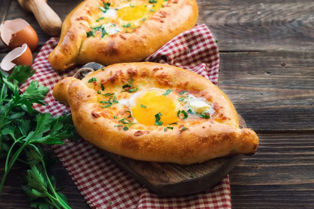 Georgia: Khachapuri