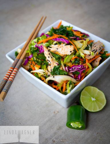 Ensalada oriental de pollo picante