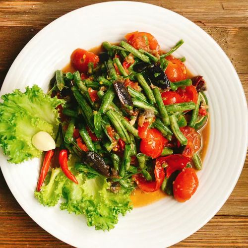 Judías verdes con boquerones y tomate