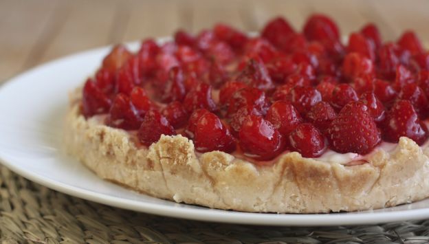 Tarta de fresa con masa quebrada