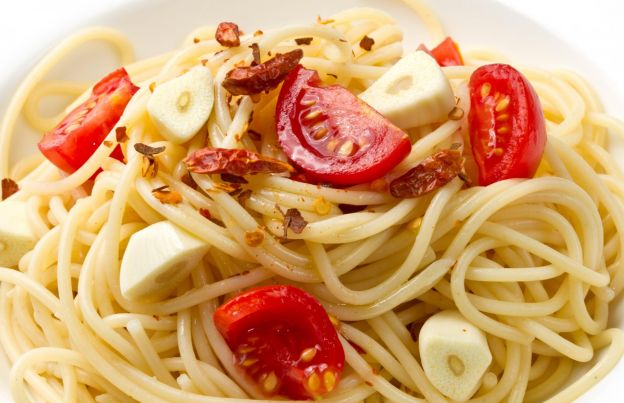 Pasta con ajo, aceite y peperoncino