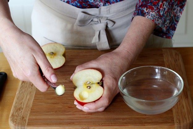 2. Hacemos las bolitas de manzana