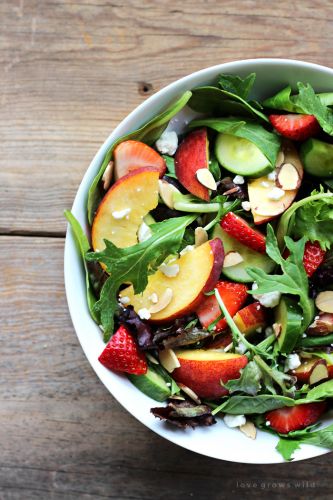 Ensalada de fresa y melocotón