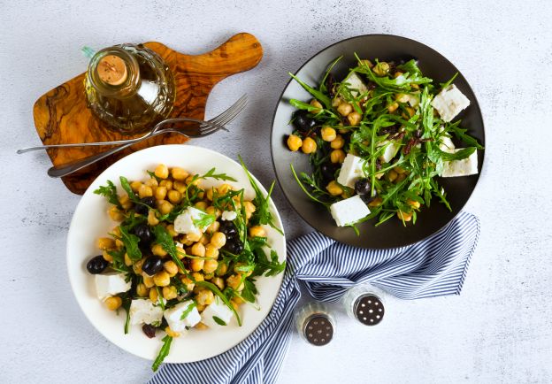 Ensalada de garbanzos y brotes