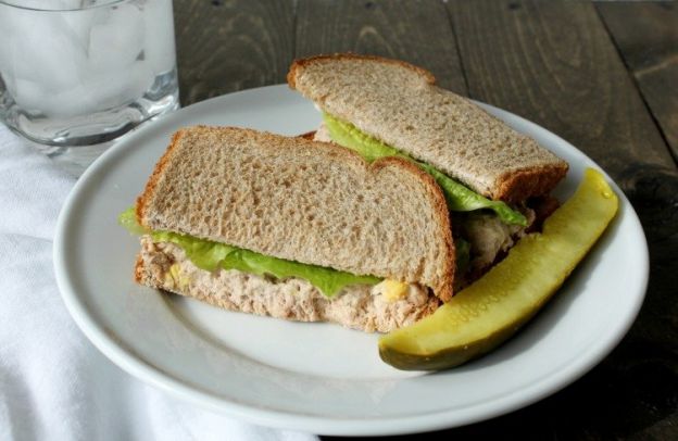 Sándwiches de atún con queso