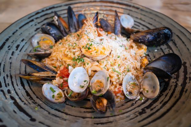 Arroz con tomate y almejas