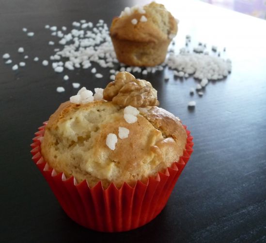 Muffins con puré de manzana y azúcar granulado