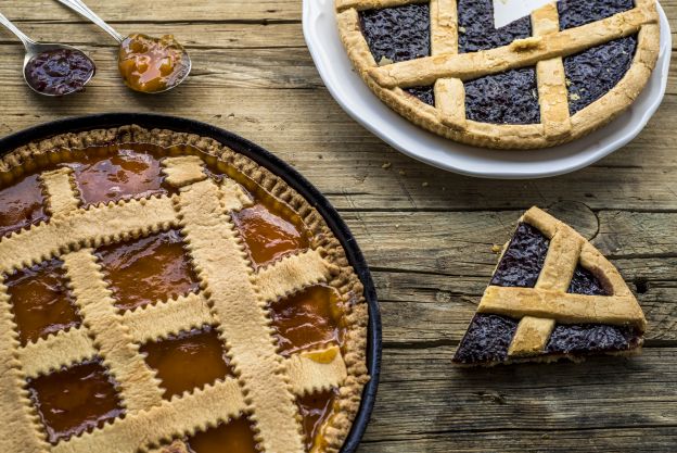 Tarta Linzer de ciruelas pasas