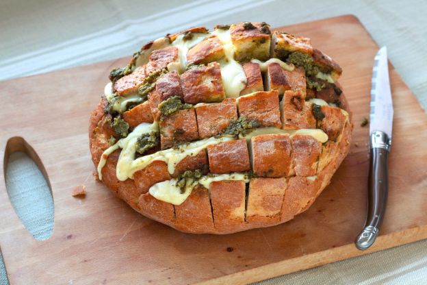 Pan de pueblo relleno de queso