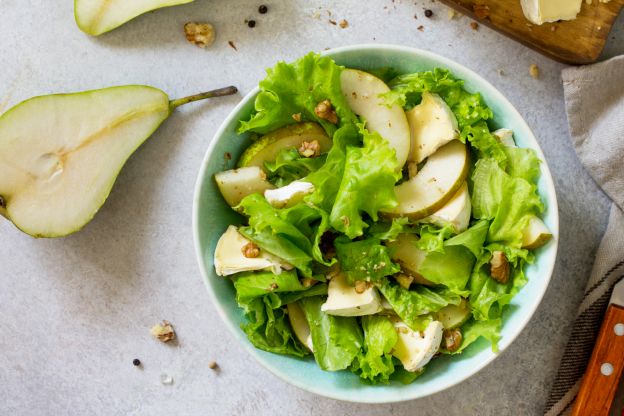 Ensalada de pera y Camembert