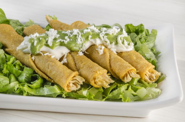 Flautas de pollo