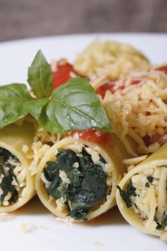 Cannelones de espinacas y ricotta