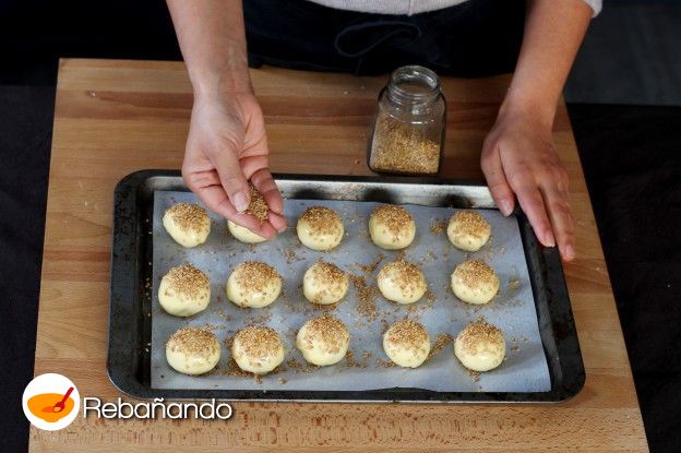 Espolvorear con sésamo y cocinar