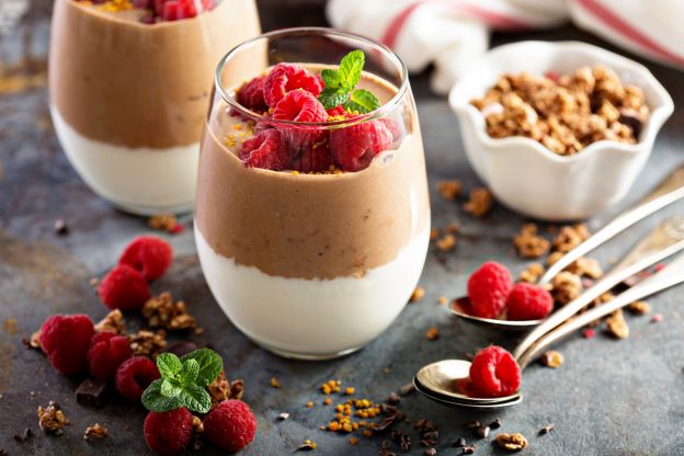 Yogur griego con chocolate