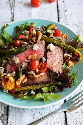 Carne a la albahaca con salteado de verduras