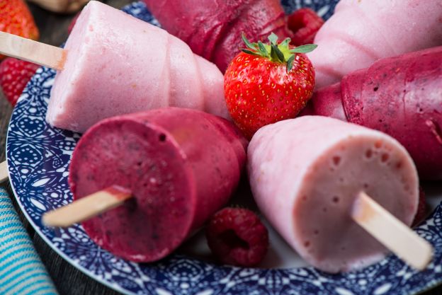 Paletas de coco y mora azul