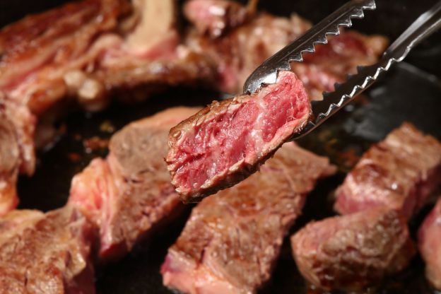 ¿Cómo descongelar la carne?