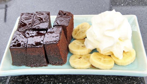 5. Brownie y helado de plátano