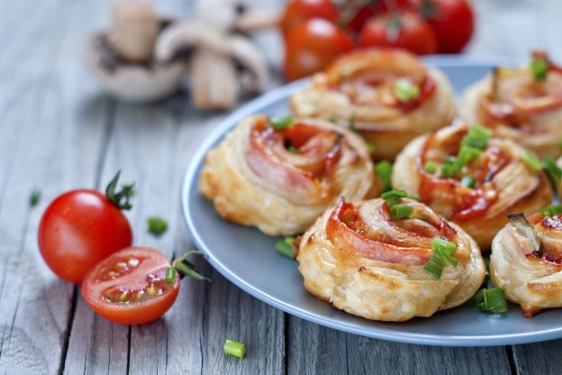 Tartaletas de jamón y queso