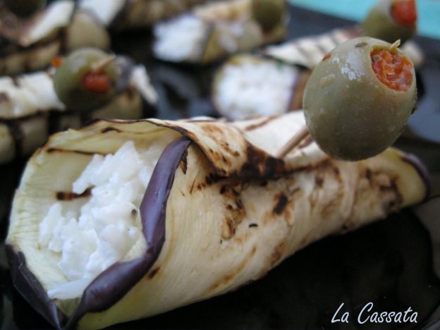 Rolls de berenjena y arroz