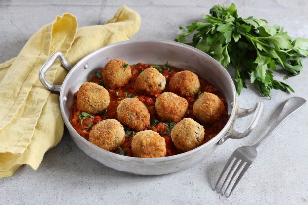 Albóndigas vegetarianas en salsa de tomate