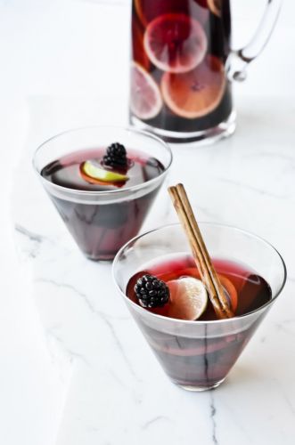 Sangria au citron et mûres