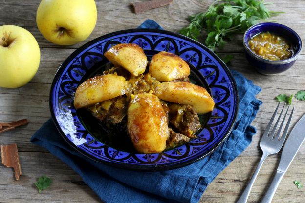 BANDEJA DE CHULETITAS DE CERDO CON MANZANA